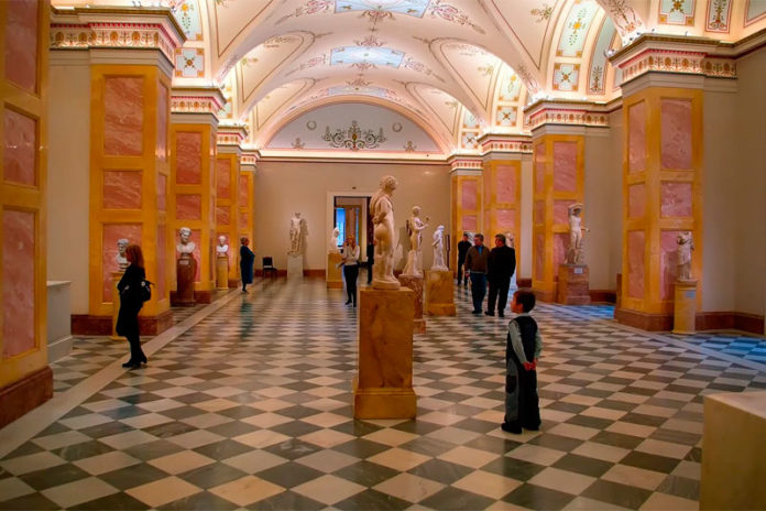 Эрмитаж в Санкт-Петербурге