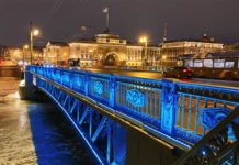 Дворцовый мост подсветят синим — акция поддержки людей с аутизмом Синяя подсветка Дворцового моста